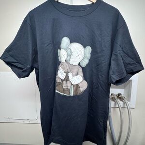 Uniqlo Black Graphic Short Sleeve Tee